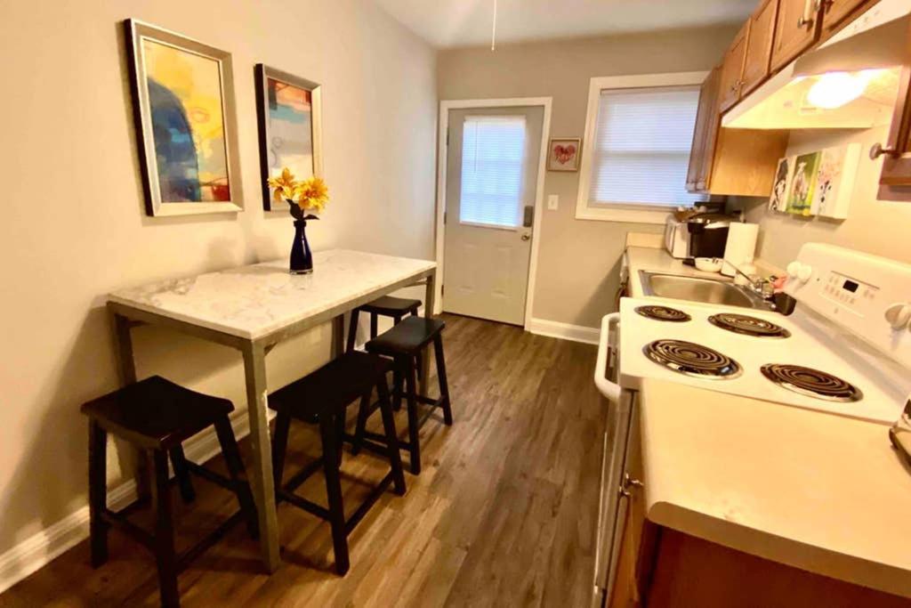Darling Cottage In University Park Raleigh Extérieur photo